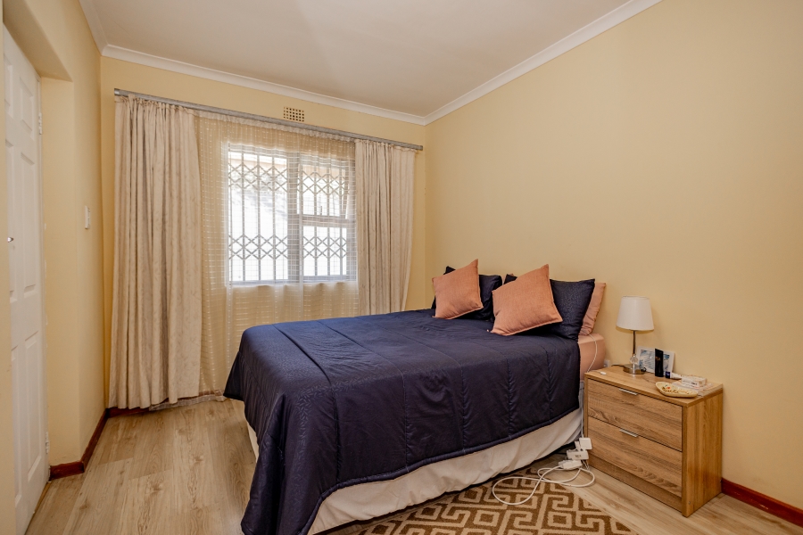 6 Bedroom Property for Sale in Sanddrift Western Cape